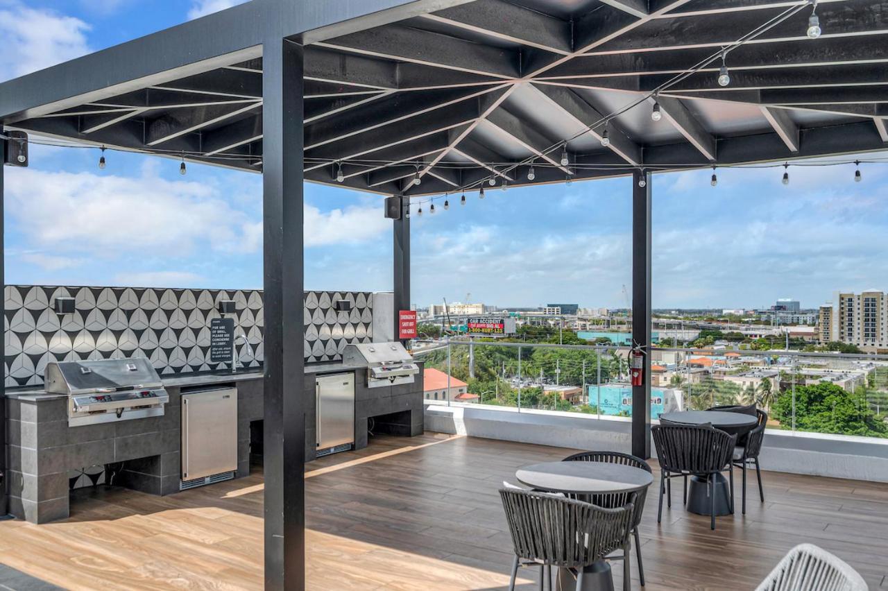 Wonderful Unit In Downtown With Free Parking Appartamento *