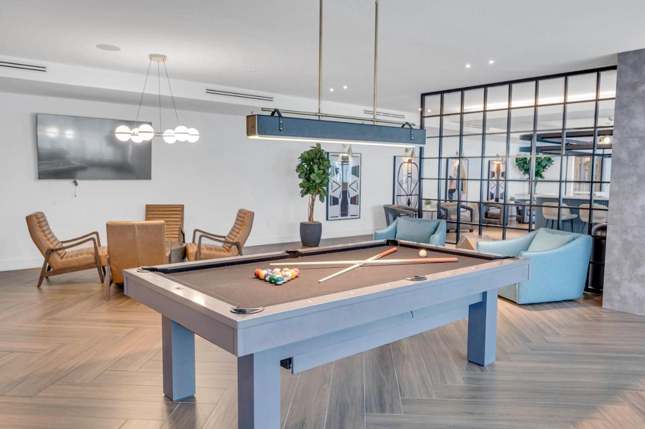 Wonderful Unit In Downtown With Free Parking Appartamento *