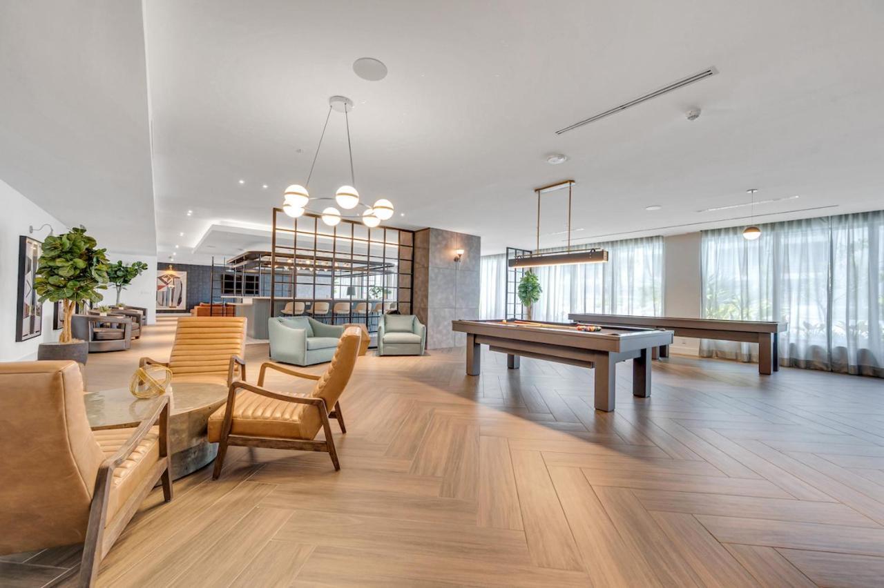 Wonderful Unit In Downtown With Free Parking Appartamento