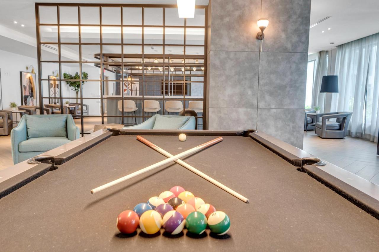 Wonderful Unit In Downtown With Free Parking Appartamento *
