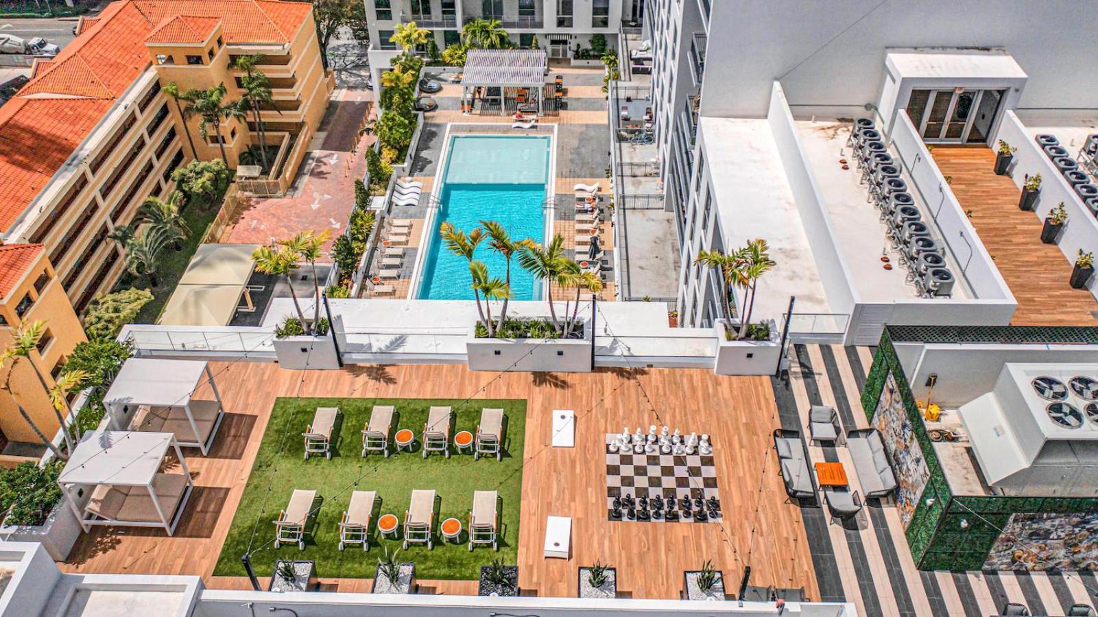 Wonderful Unit In Downtown With Free Parking Appartamento *